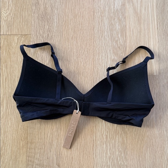 NWT Skims Wireless Form Push Up Plunge Bra - Onyx - Picture 2 of 2